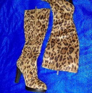 Leopard stretch faux Suede Platform Boots 8M